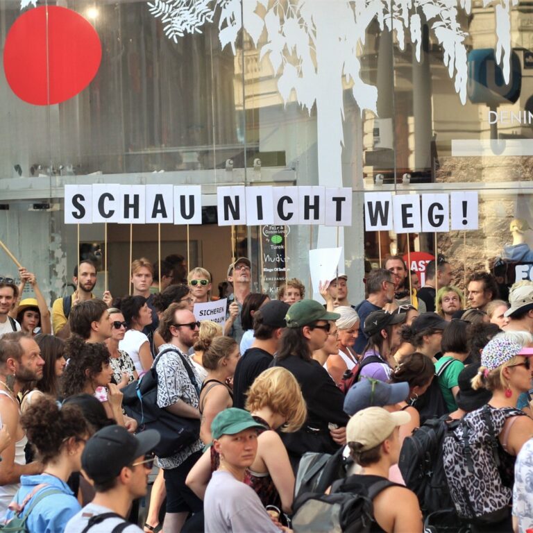 Demonstration gegen Gewalt an Obdachlosen